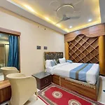 Hotel Shivee ! Varanasi With Swimming-Pool, Fully Air-Conditioned Hotel With Parking Availability, Near Kashi Vishwanath Temple, And Ganga Ghat - 2