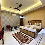 Hotel Shivee ! Varanasi With Swimming-Pool, Fully Air-Conditioned Hotel With Parking Availability, Near Kashi Vishwanath Temple, And Ganga Ghat - 2
