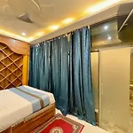 Hotel Shivee ! Varanasi With Swimming-Pool, Fully Air-Conditioned Hotel With Parking Availability, Near Kashi Vishwanath Temple, And Ganga Ghat - 2