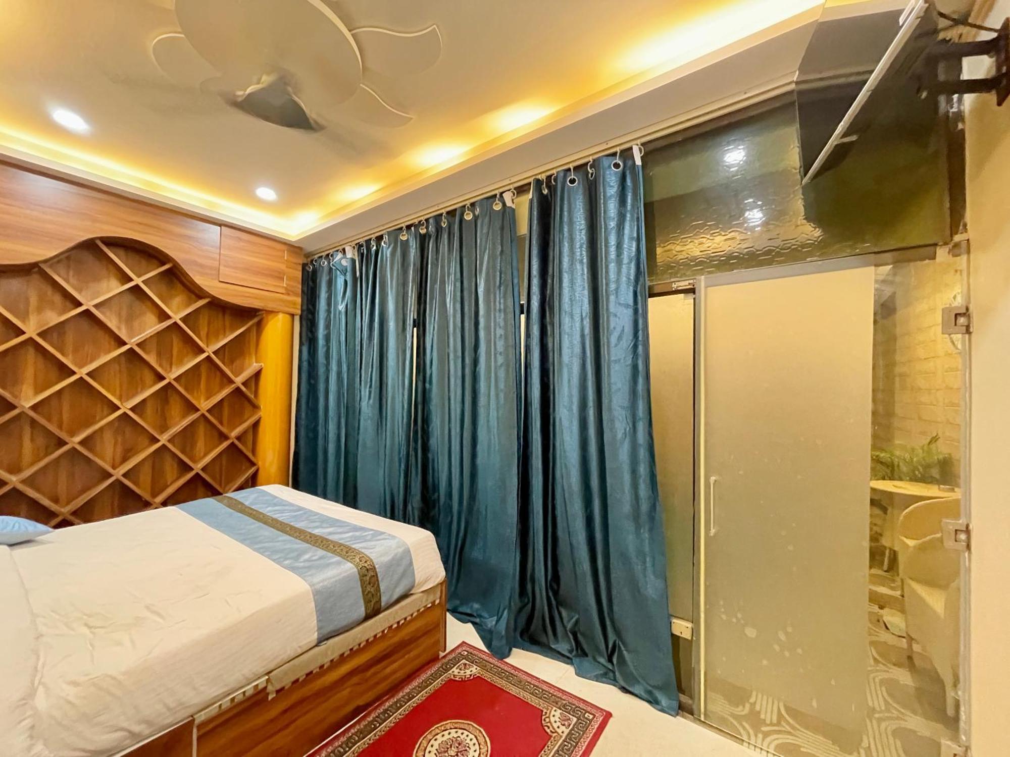 Shivee ! With Swimming-pool, Fully Air-conditioned With Parking Availability, Near Kashi Vishwanath Temple, And Ganga Ghat - 2 Varanasi