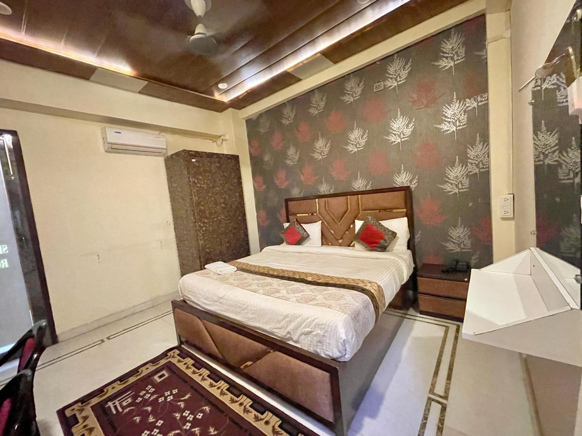 Shivee ! With Swimming-pool, Fully Air-conditioned With Parking Availability, Near Kashi Vishwanath Temple, And Ganga Ghat - 2 Hotel Varanasi
