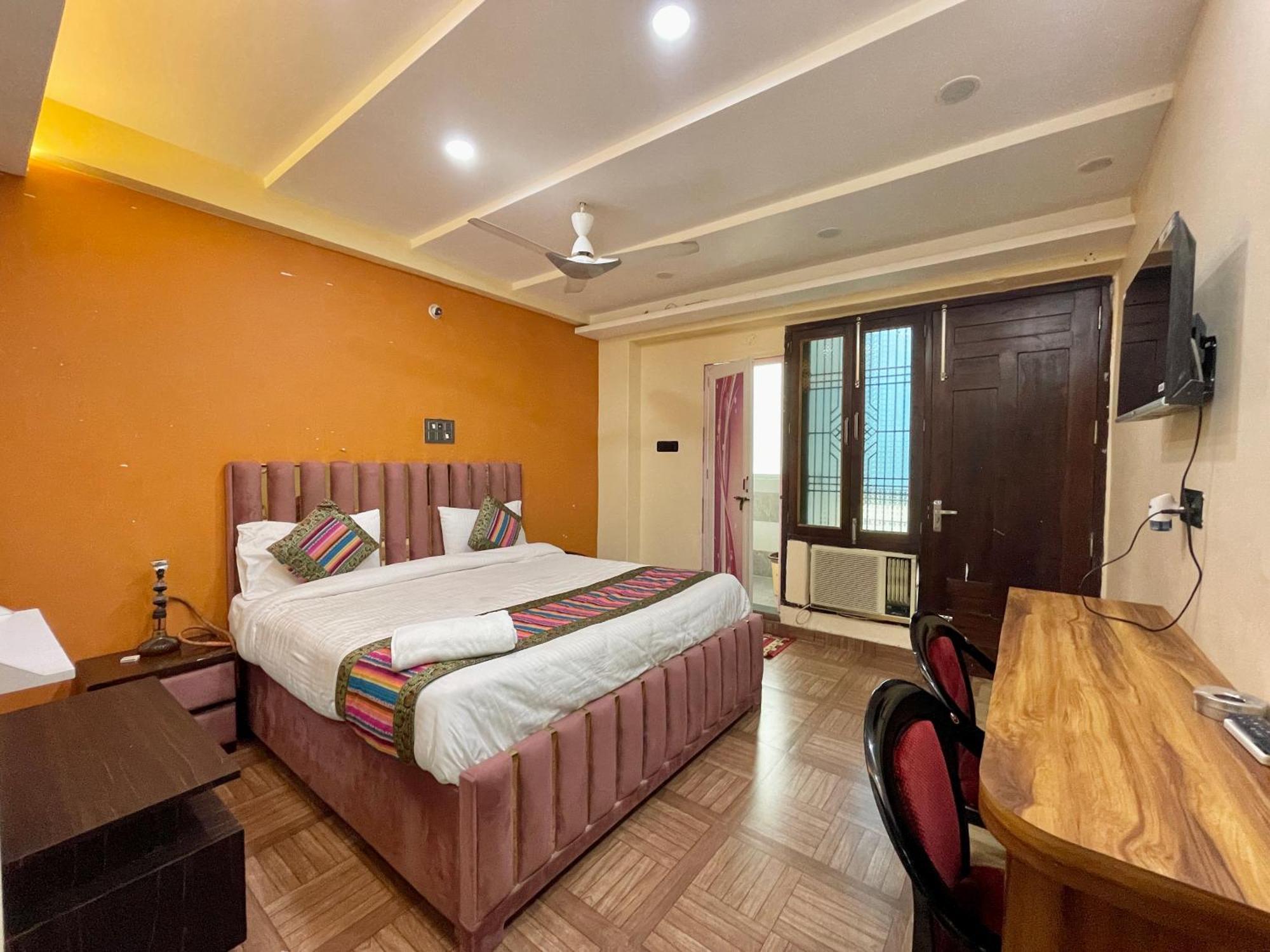 Hotel Shivee ! With Swimming-pool, Fully Air-conditioned With Parking Availability, Near Kashi Vishwanath Temple, And Ganga Ghat - 2 Varanasi