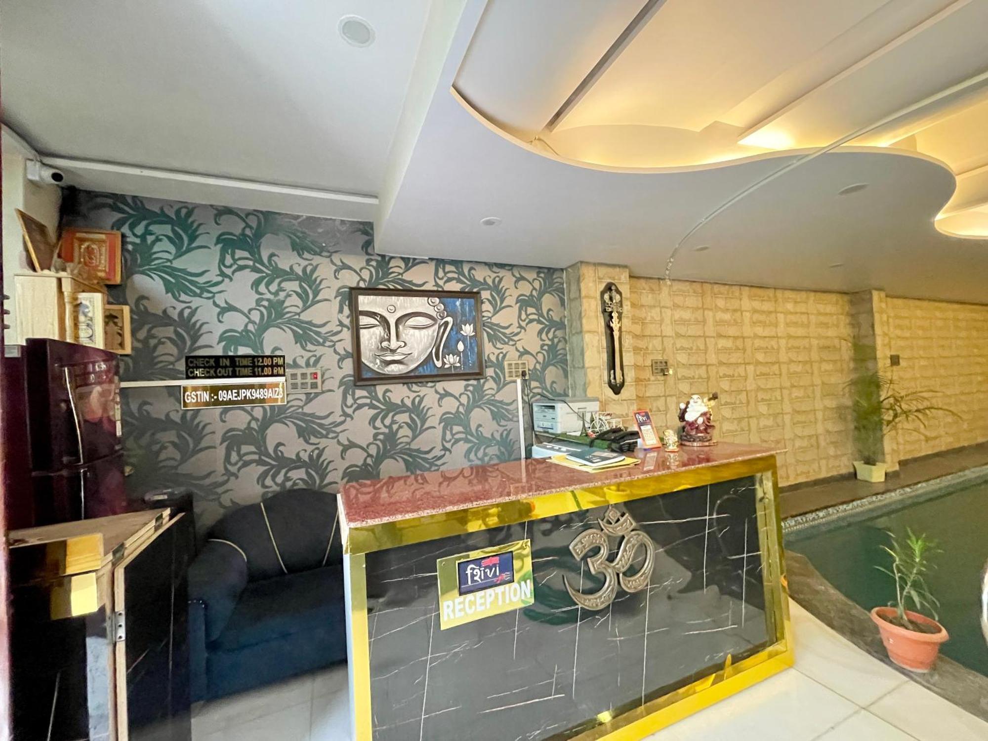 Shivee ! With Swimming-pool, Fully Air-conditioned With Parking Availability, Near Kashi Vishwanath Temple, And Ganga Ghat - 2 Hotel 4*