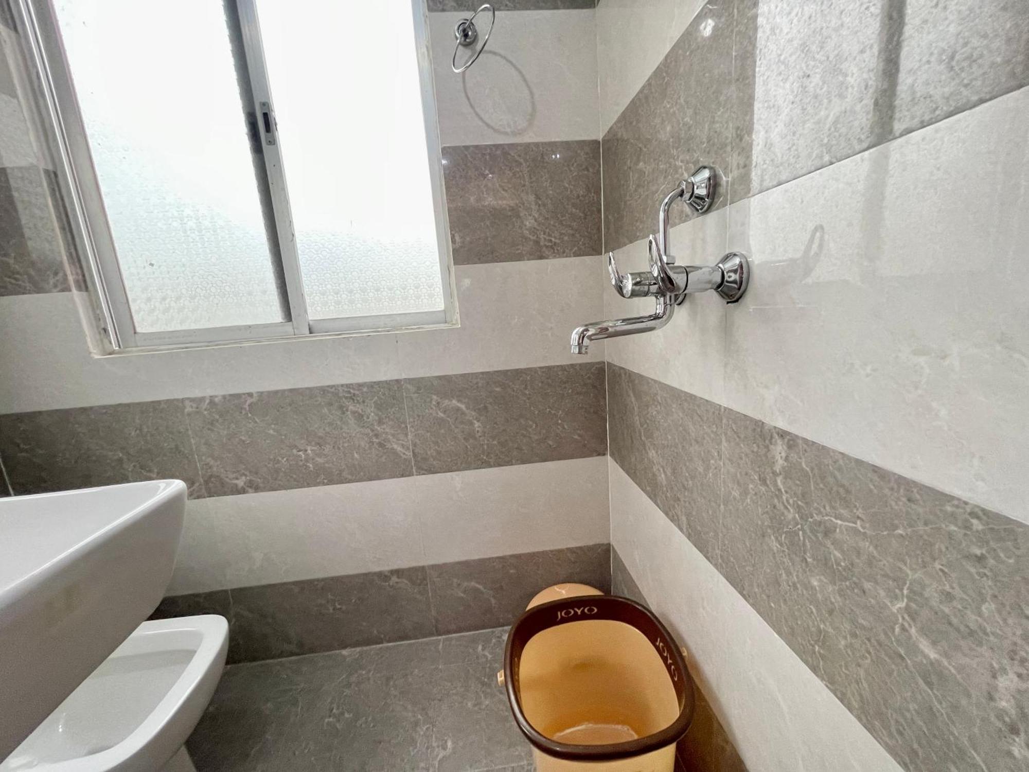 Shivee ! With Swimming-pool, Fully Air-conditioned With Parking Availability, Near Kashi Vishwanath Temple, And Ganga Ghat - 2 4* Varanasi