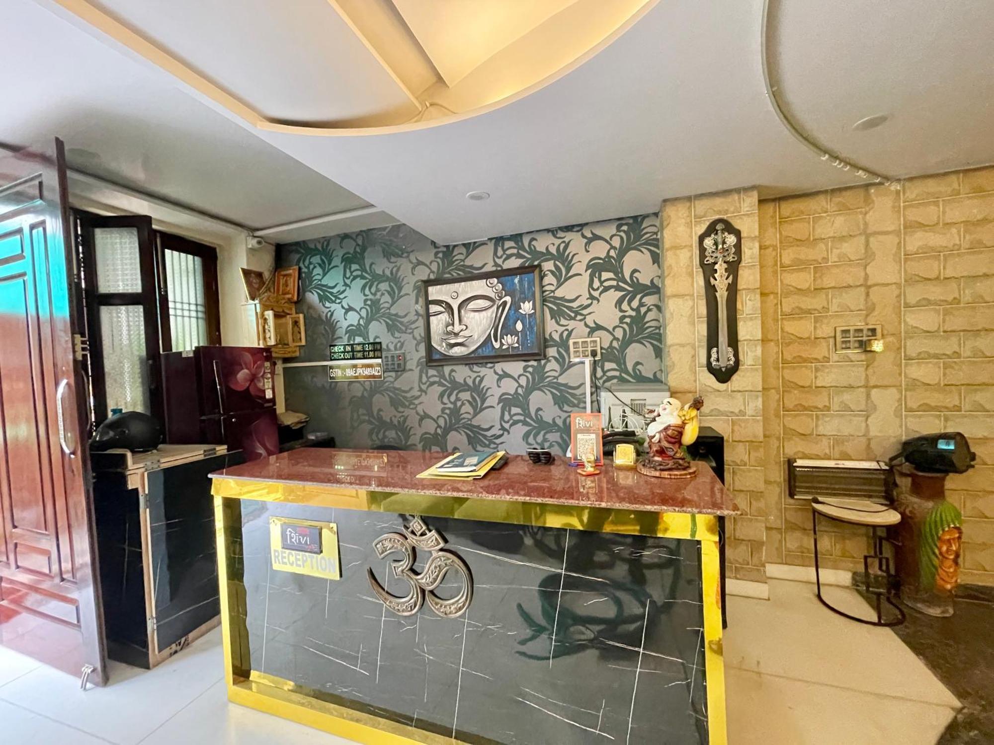 Shivee ! With Swimming-pool, Fully Air-conditioned With Parking Availability, Near Kashi Vishwanath Temple, And Ganga Ghat - 2 Hotel